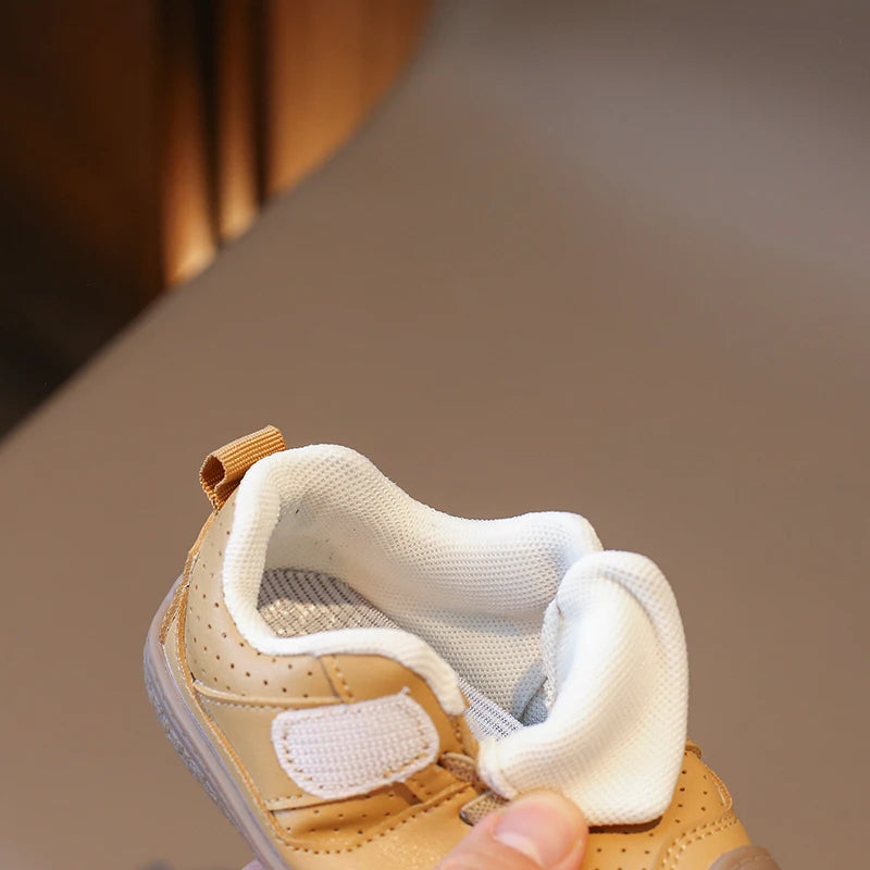 Baskets Premiers Pas – Souples, Confortables & Antidérapantes – Modèle Explorateur