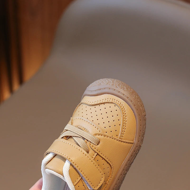 Baskets Premiers Pas – Souples, Confortables & Antidérapantes – Modèle Explorateur