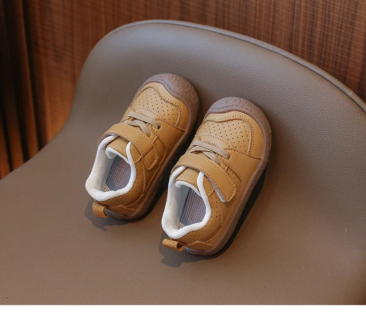 Baskets Premiers Pas – Souples, Confortables & Antidérapantes – Modèle Explorateur