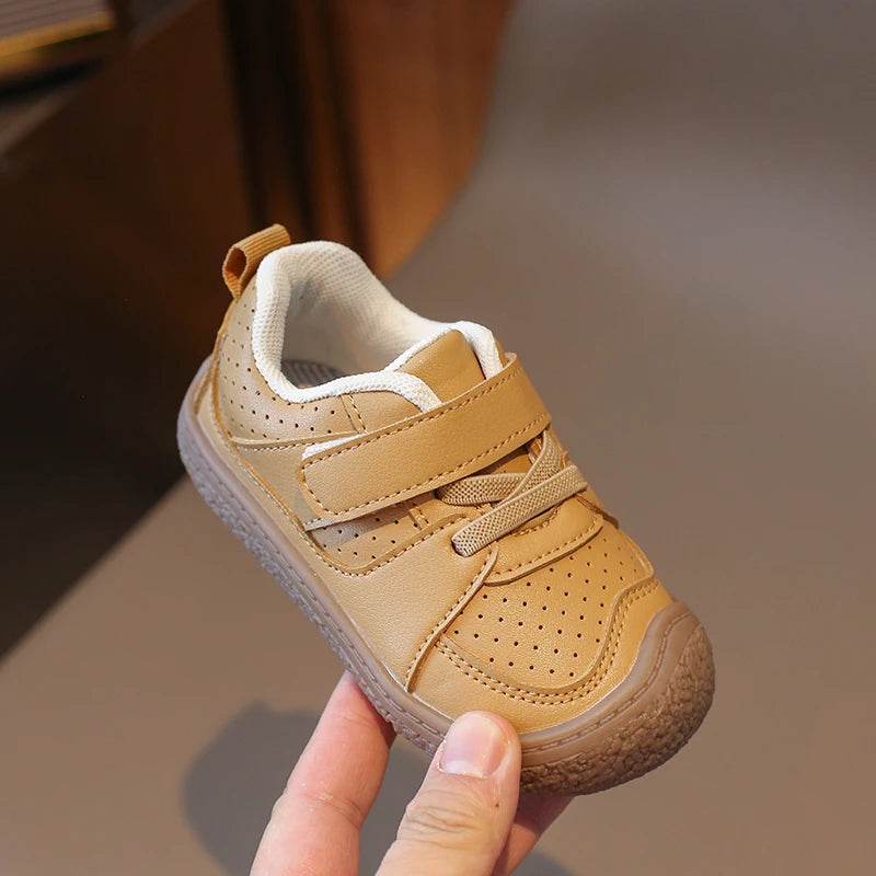 Baskets Premiers Pas – Souples, Confortables & Antidérapantes – Modèle Explorateur