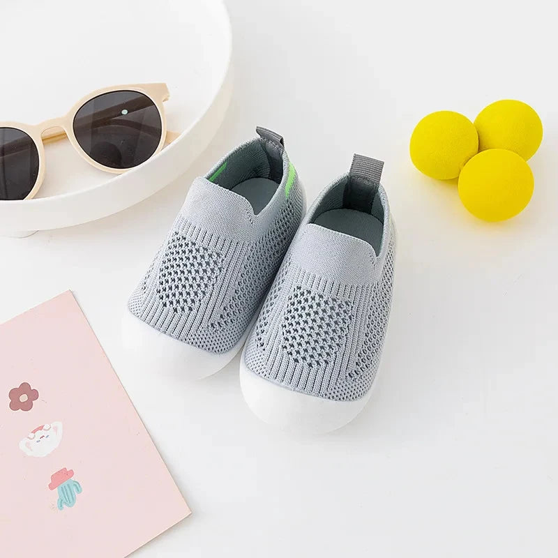 Baskets Bébé Respirantes – Légèreté & Confort – Modèle Souffle